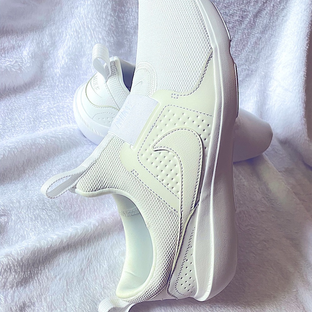 Women’s Nike AD Comfort Sneakers